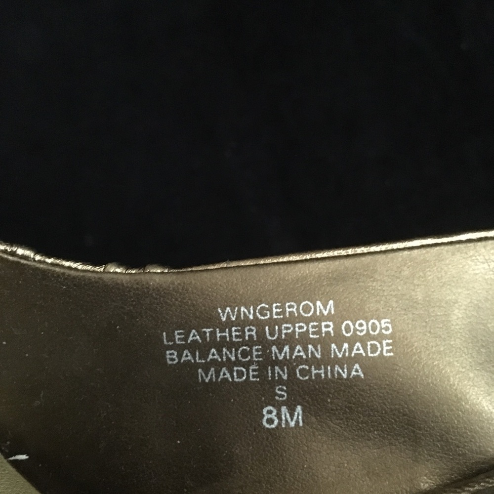 Vintage “Nine West” Gold Sling-Back Leather Heels - Picture 7 of 7